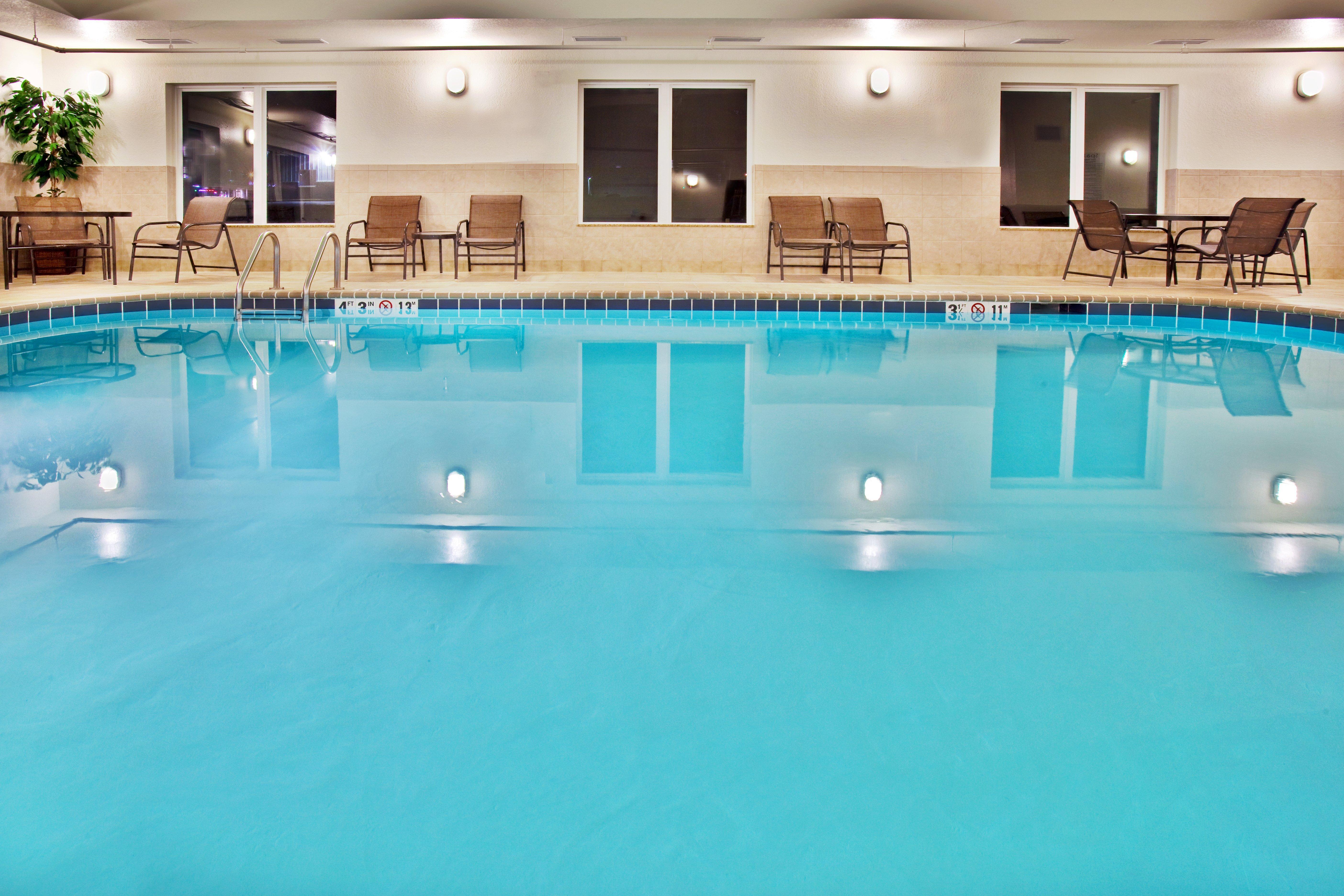Holiday Inn Express Hotel & Suites - Dubuque West By Ihg Екстер'єр фото